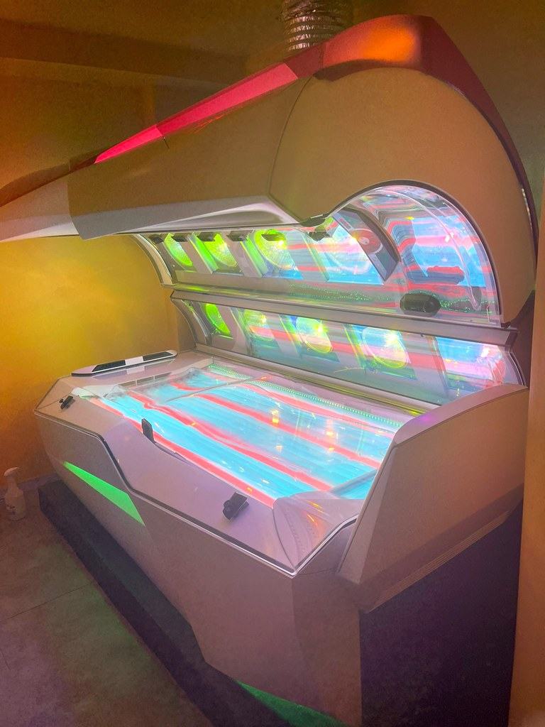 Solarium Κοντά μου Χωρίς Αυτοκίνητο: Μετρό, Τραμ και Διαδρομές με τα Πόδια
